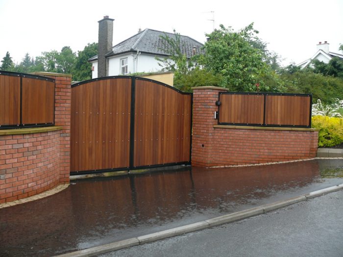 Wooden Gates & Railings