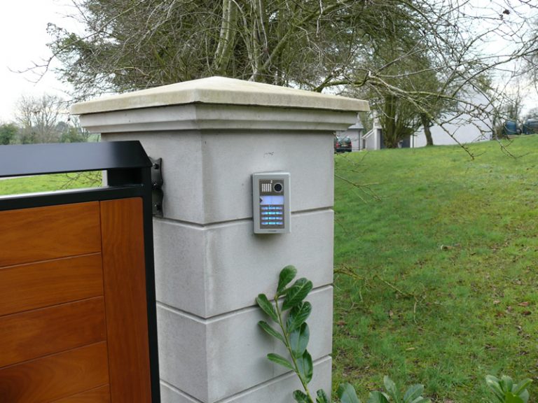 Integrated Gate Intercom & Smart Access Control