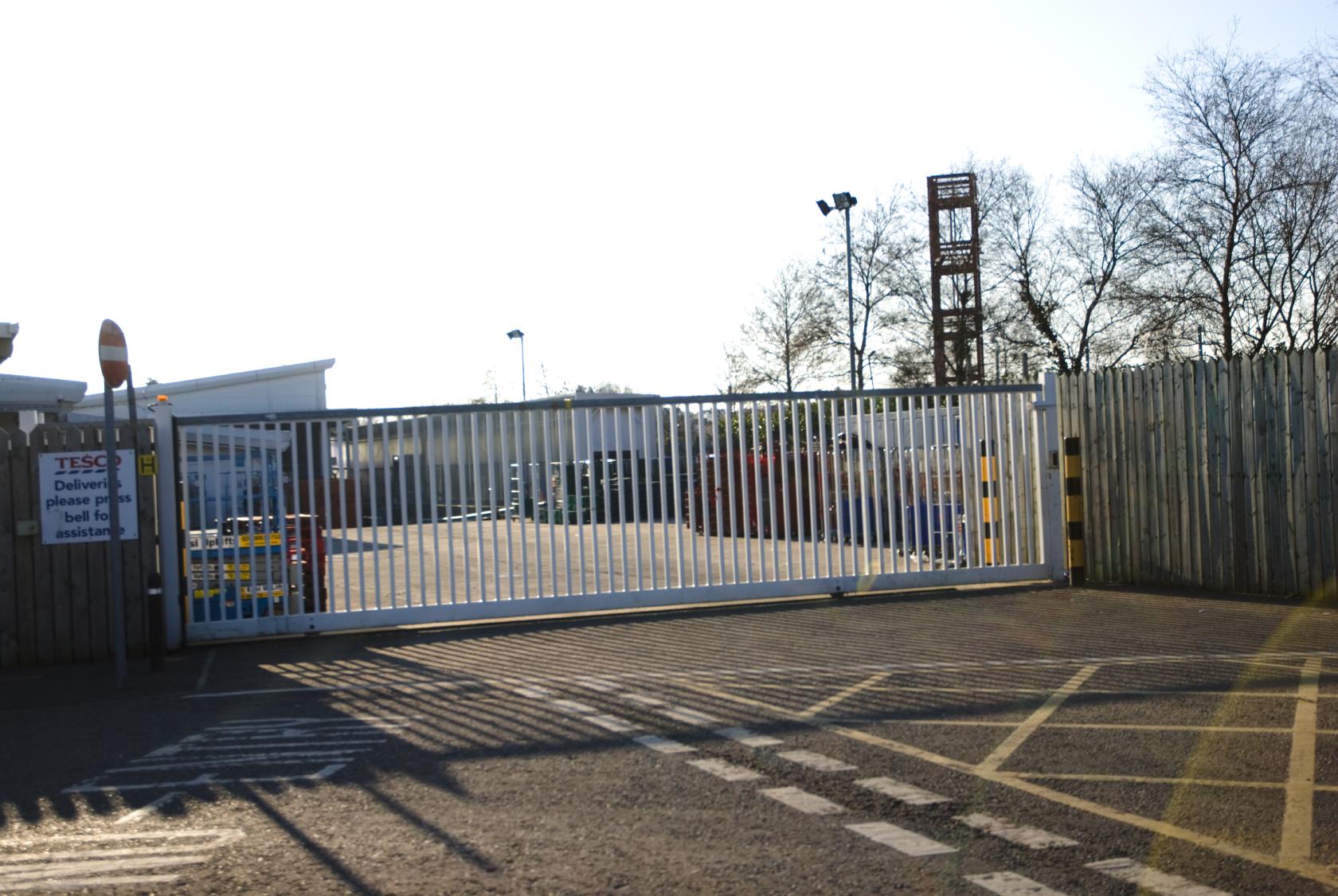 Heavy-Duty Commercial Cantilever Security Gate