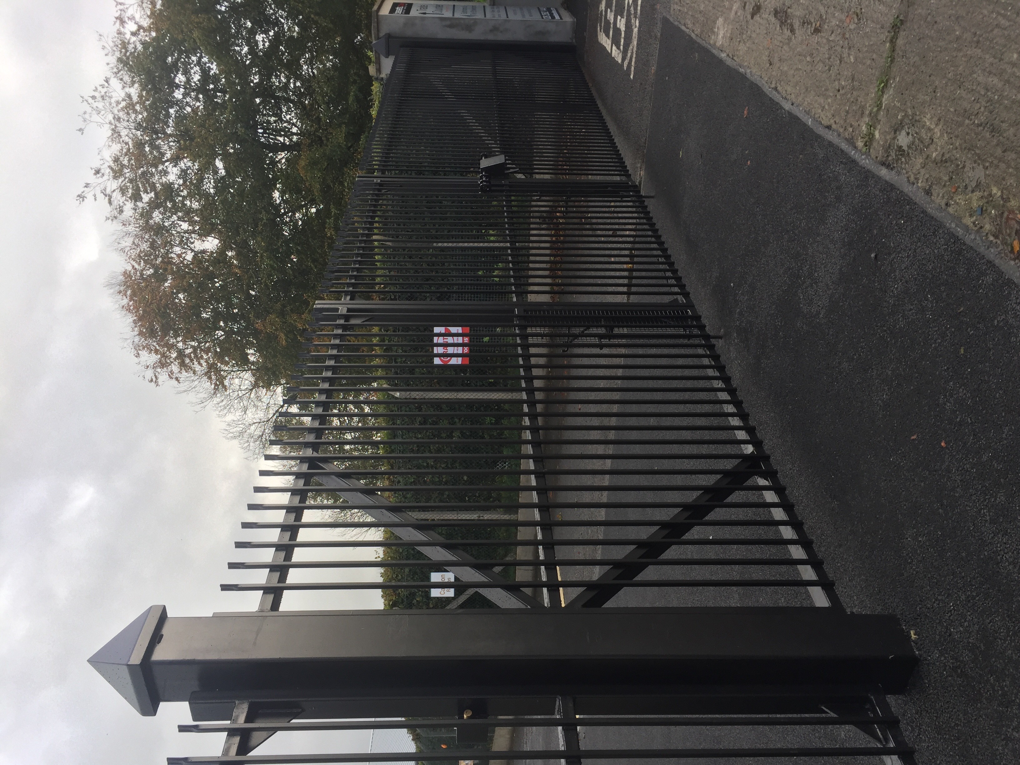 Industrial Palisade Cantilever Sliding Gate