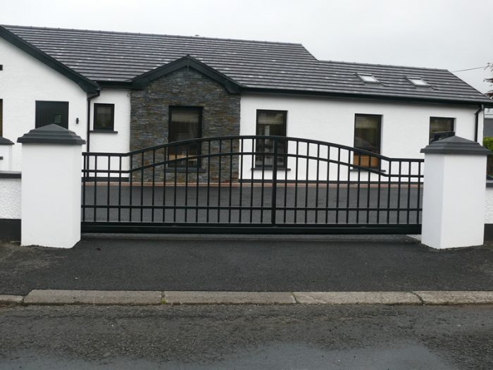 Arched Residential Cantilever Sliding Gate