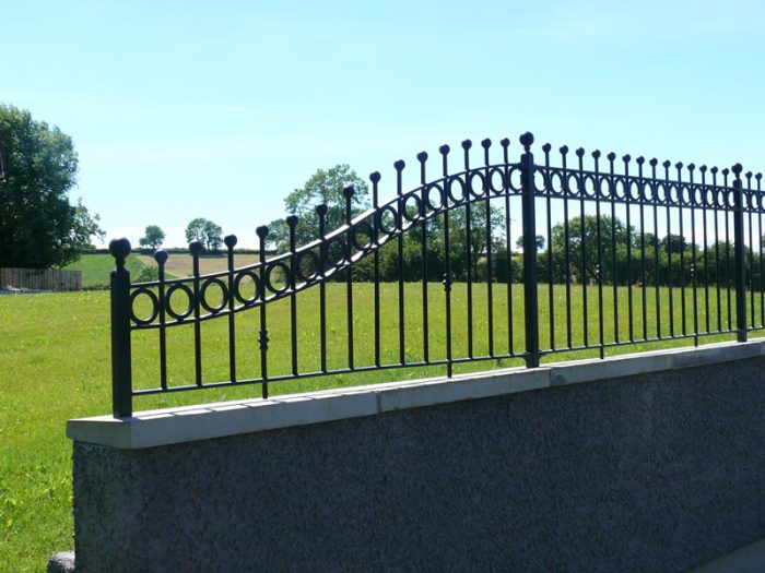 Elegant Wave-Top Decorative Wall Railings
