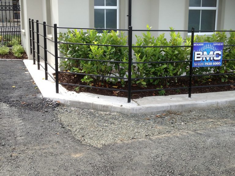 Modern Minimalist Steel Perimeter Railings