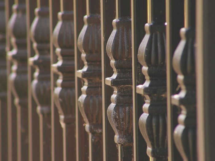 Intricate Spindle Detailing for Bespoke Wrought Iron Railings