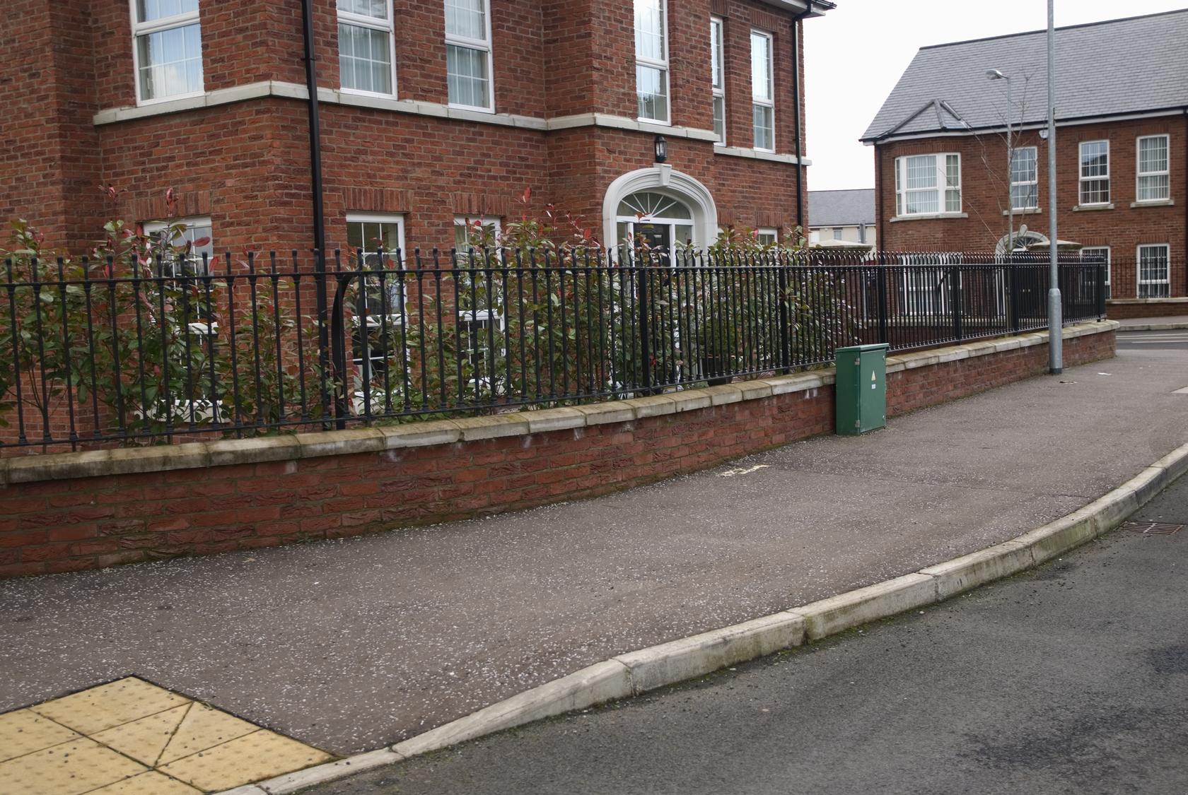 Traditional Wrought Iron Perimeter Railings for Brick Low-Walls