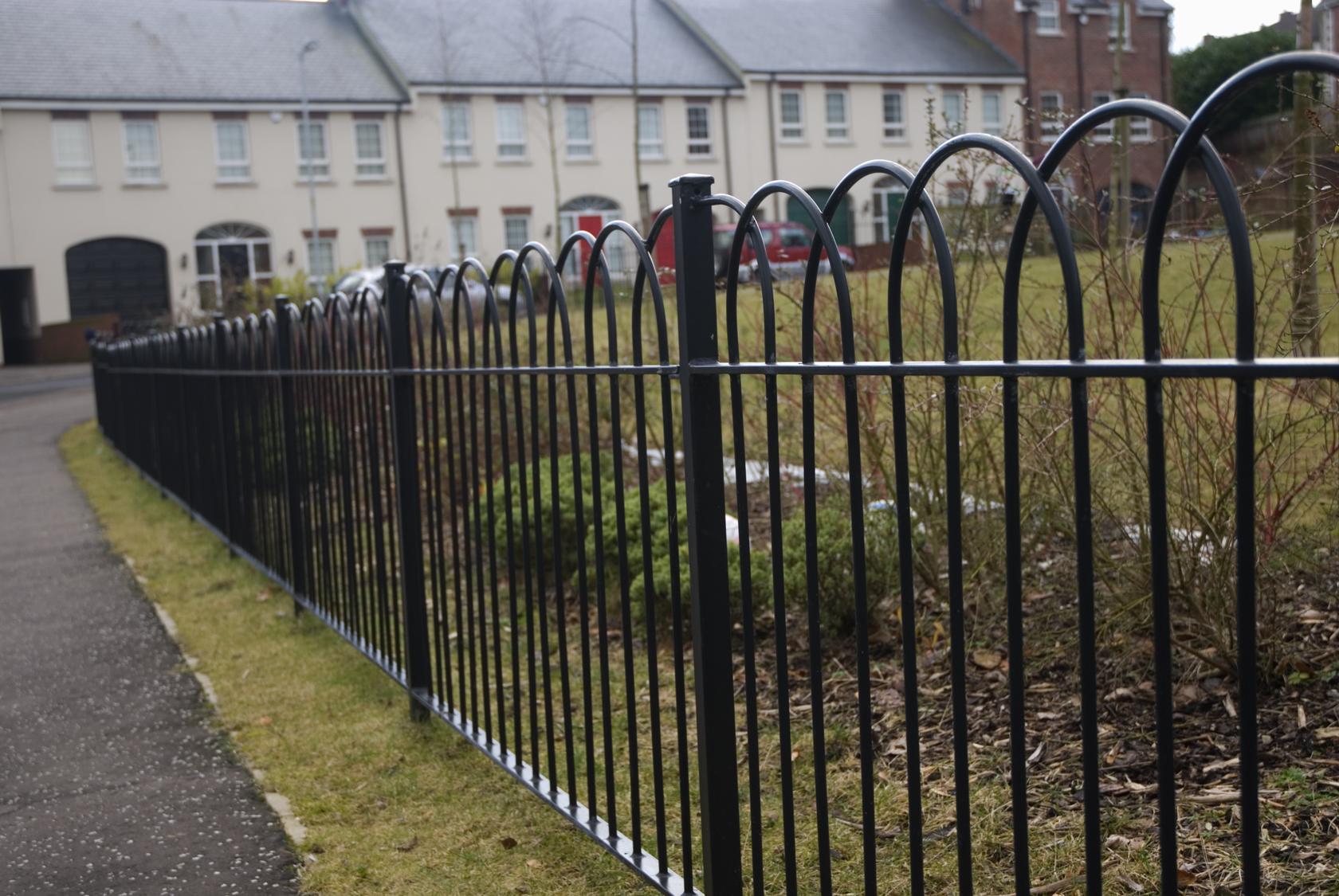 Classic Bow-Top Steel Estate Railings