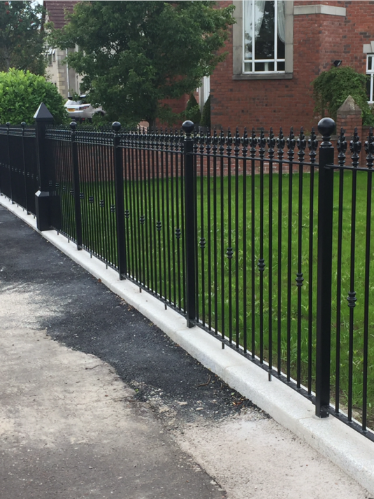 High-End Estate Railings with Ball-Top and Pyramid Posts