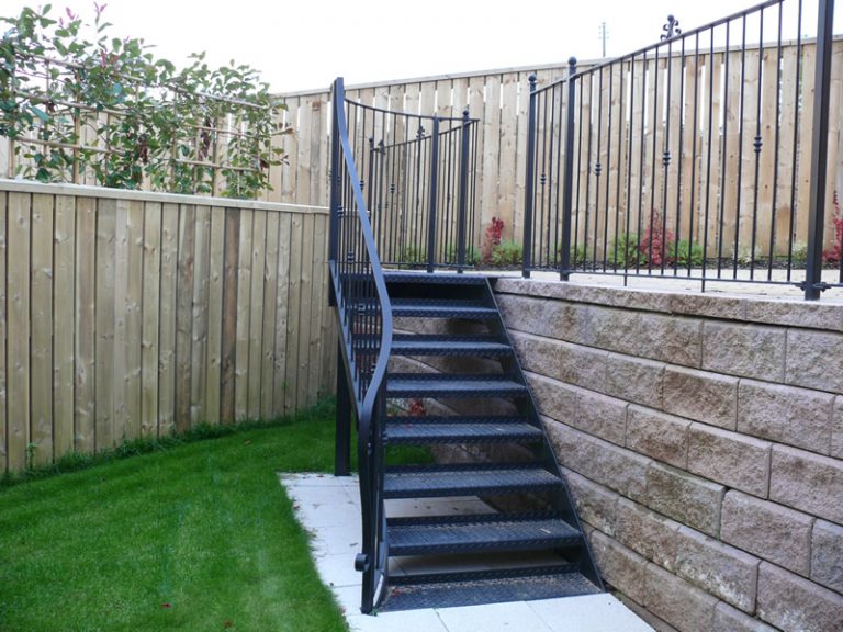 External Steel Garden Staircase and Decorative Railing