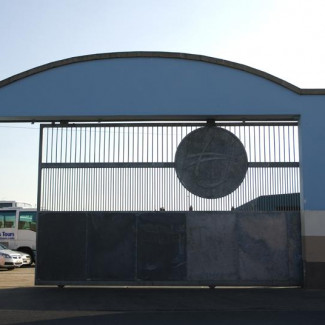 CaG-002-A Large Gate with Logo on Top