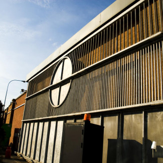 CaG-002-B Large Gate with Logo on Top