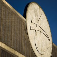 CaG-002-C Large Gate with Logo on Top