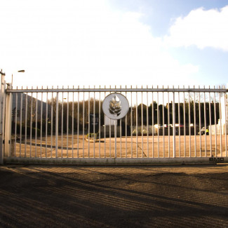 CaG-004-A Silver Gate with Design