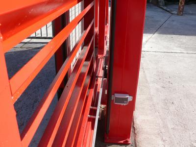 c-red-gates-006